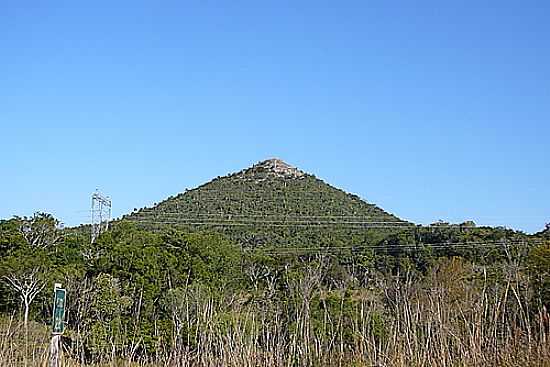 MORRO SEIO DE MOA EM LORETO-FOTO:NICOLOSORS - LORETO - RS