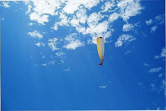 MAGISTRIO-RS-VO DE PARAGLIDER-FOTO:MARCELO LUIS - MAGISTRIO - RS