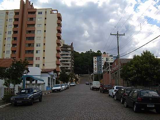 RUA DUQUE DE CAXIAS EM MARA-FOTO:LUIS.ARMANDO - MARAU - RS