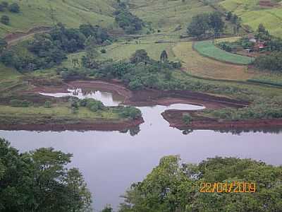 BACIA NA BARRAGEM DE IT-ELTONSTRADA - MARCELINO RAMOS - RS