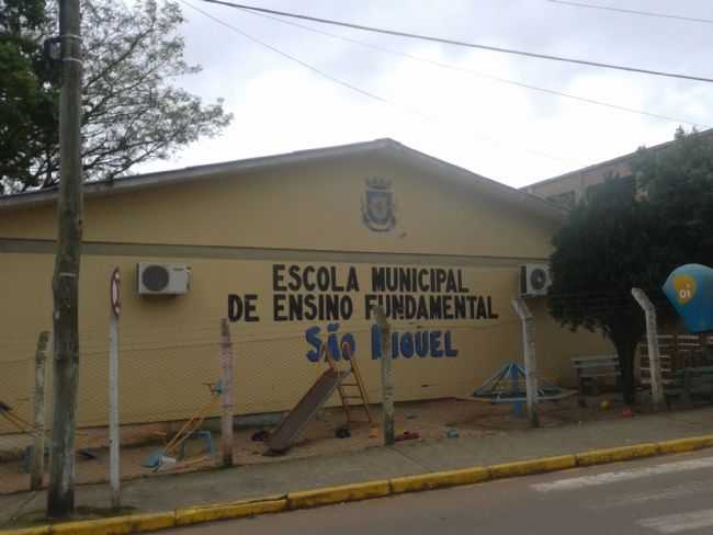 VISTA CASA MANOEL, POR MANOEL EDUARDO - MINAS DO LEO - RS