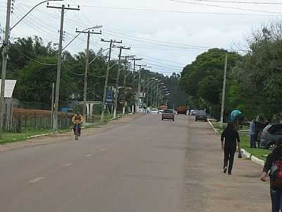 RUA DA CIDADE-FOTO:FORDOBRASIL  - MINAS DO LEO - RS