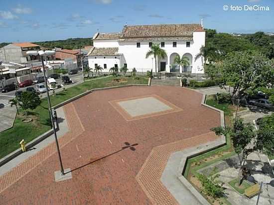 PRAA E LATERAL DA IGREJA MATRIZ DE SANTO AMARO DO IPITANGA EM LAURO DE FREITAS-BA-FOTO:FOTO DECIMA - LAURO DE FREITAS - BA