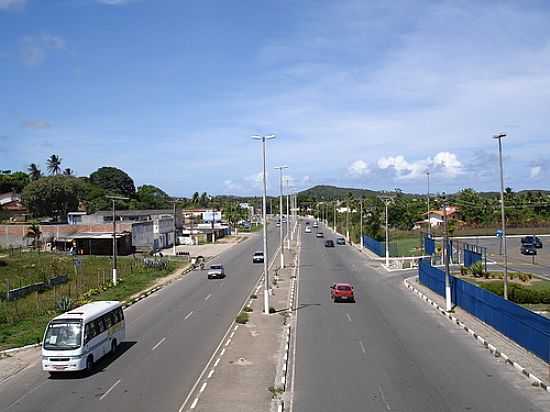 RODOVIA E A CIDADE DE LAURO DE FREITAS-BA-FOTO:CERRADO - LAURO DE FREITAS - BA