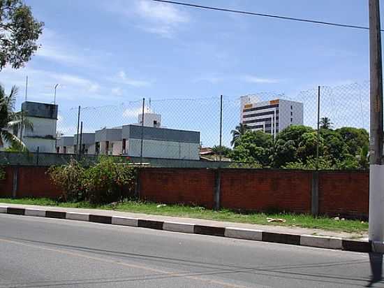 RODOVIA E PARCIAL DA CIDADE DE LAURO DE FREITAS-BA-FOTO:CERRADO - LAURO DE FREITAS - BA