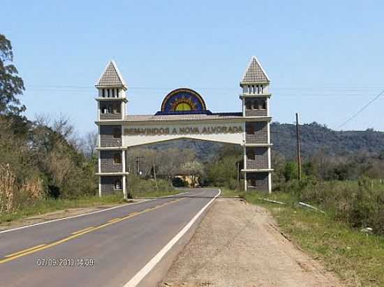 PRTICO DE ENTRADA DE NOVA ALVORADA-FOTO:ELIZER JOSE DA SILV - NOVA ALVORADA - RS