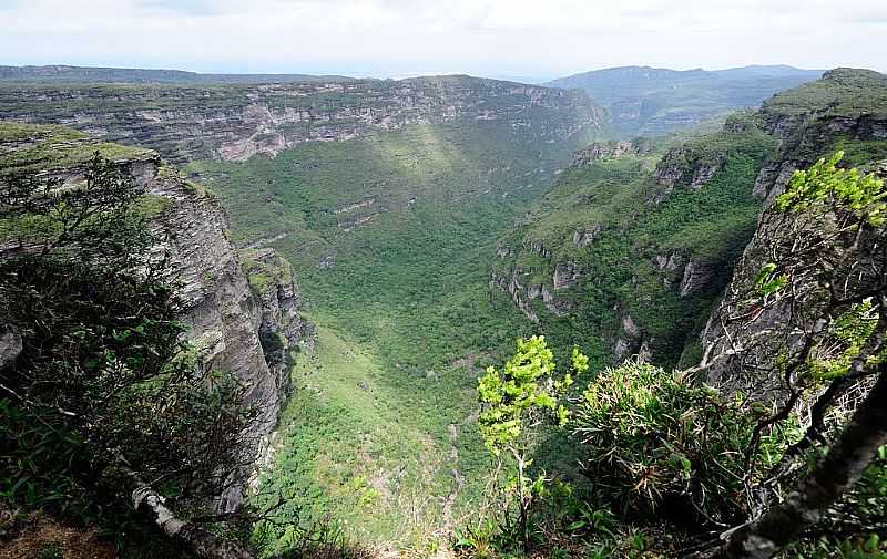 LENIS-BA-VALE DA CACHOEIRA DA FUMAA-FOTO:JFREZENDE - LENIS - BA