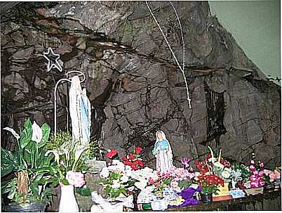 GRUTA N.S.DE LOURDES-VALTER PERUZZO - NOVA ARA - RS