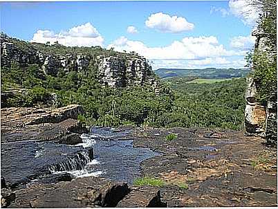 EM CIMA DA CASCATA-FOTO:BITOMARIA - NOVA ESPERANA DO SUL - RS