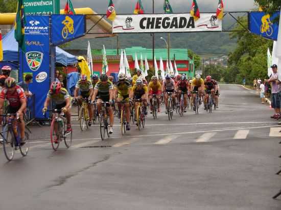 ETAPA DO CAMPEONATO GAUCHO DE CICLISMO NOVA HARTZ/RS, POR SAULO DE SOUZA - NOVA HARTZ - RS