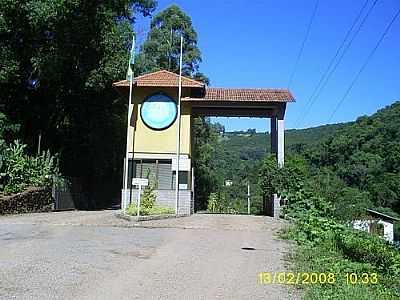 PRTICO DE ENTRADA-FOTO:DARLAN CORRAL  - NOVA PRATA - RS