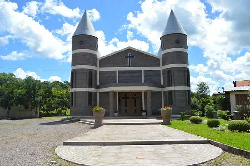 NOVA PRATA-RS-IGREJA DE SO PELEGRINO-IGREJA DE PEDRA-FOTO:WWW.NOVAPRATARS.COM.BR - NOVA PRATA - RS