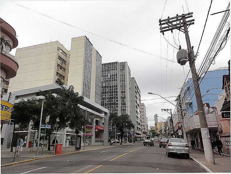 NOVO HAMBURGO-RS-RUA CENTRAL DA CIDADE-FOTO:PAULO YUJI TAKARADA - NOVO HAMBURGO - RS