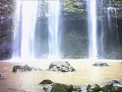 CASCATA DA BARRAGEM DA PASTA-FOTO:MRAIMANN  - OLIVA - RS