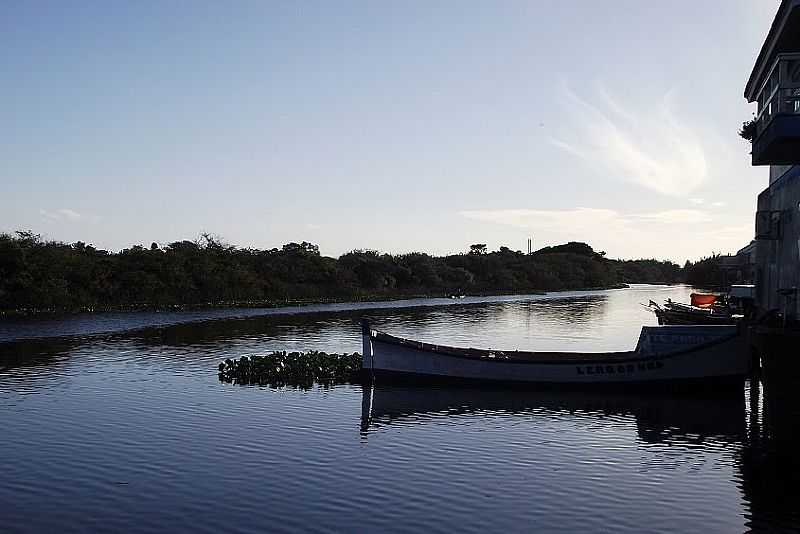 PALMARES DO SUL-RS-ENTARDECER NO RIO PALMARES-FOTO:ANGELO CARLOS RONCHI - PALMARES DO SUL - RS