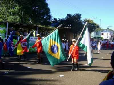 DESFILE DO MUNICPIO 06/05/2009, POR  - PALMEIRA DAS MISSES - RS