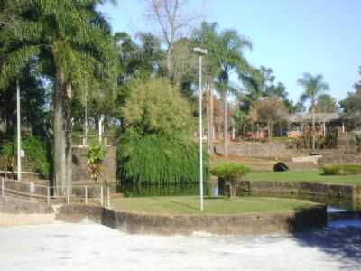 LAGO DO PARQUE DE EXPOSIES SENDO REFORMADO PARA A 24 EDIO DO CARIJO, POR  - PALMEIRA DAS MISSES - RS