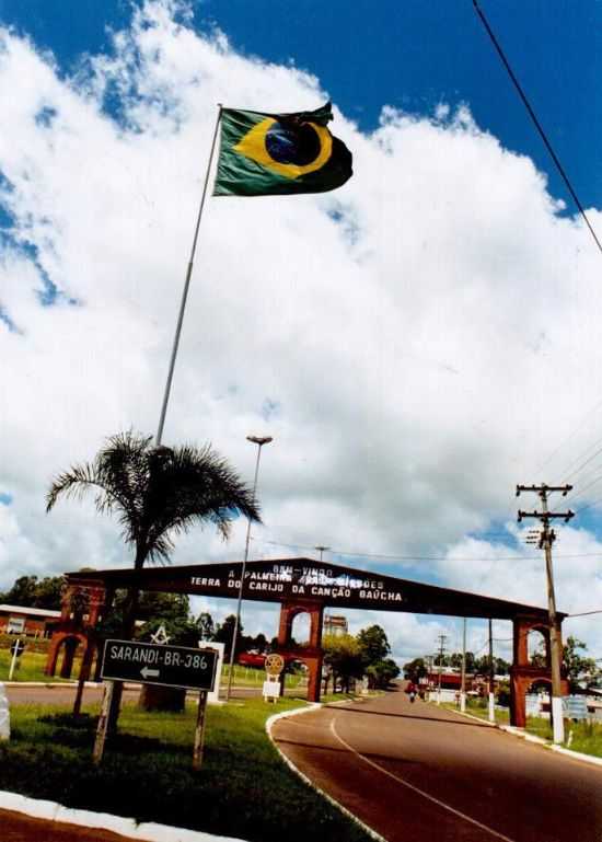 PRTICO COM A BANDEIRA NACIONAL, POR PALMEIRA - PALMEIRA DAS MISSES - RS