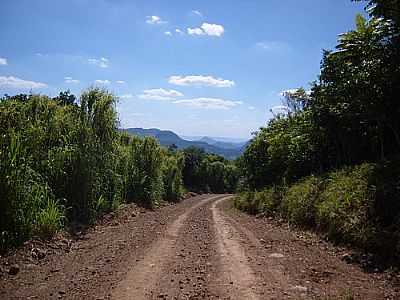 ESTRADA RURAL-POR GILBERTO BCK - PARASO DO SUL - RS