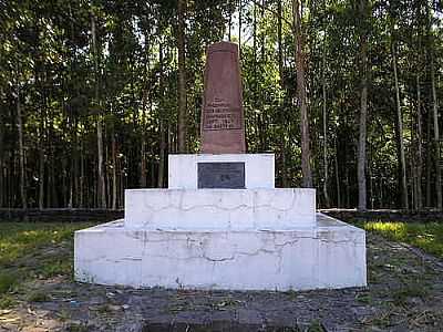 MONUMENTO AO IMIGRANTE-POR GILBERTO BCK - PARASO DO SUL - RS