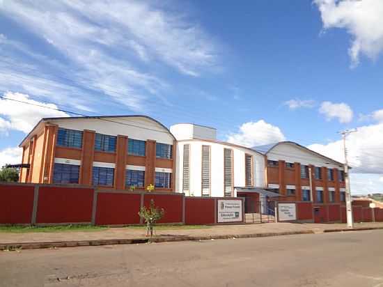 PASSO FUNDO-RS-ESCOLA MUNICIPAL ETELVINA ROCHA DURO(ARQUITETURA EM FORMA DE GUIA)-FOTO:PE. EDINISIO PEREIRA - PASSO FUNDO - RS