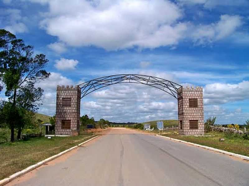 PEDRAS ALTAS-RS-PRTICO DE ENTRADA DA CIDADE-FOTO:ROQUE OLIVEIRA - PEDRAS ALTAS - RS