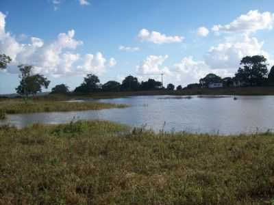 LAGO DO TANQUE DA EMBASA, POR ROBERTO RODRIGUES - LUSTOSA - BA