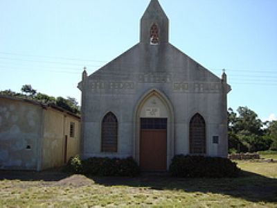 IGREJA-FOTO:PCRAPAKI- - PINHAL - RS