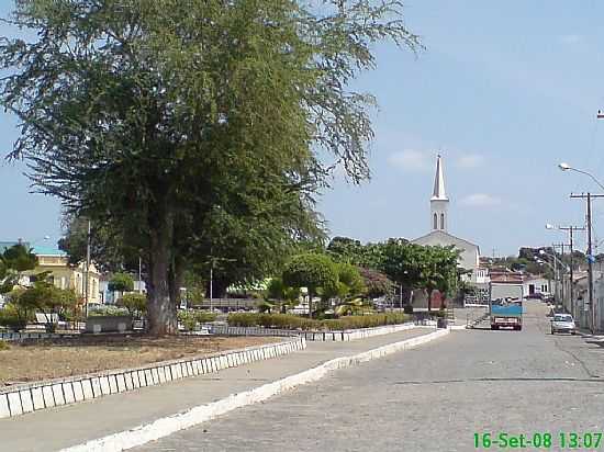 AVENIDA CENTRAL DE MACAJUBA/BA-FOTO:ANDRE L. S. LACERDA - MACAJUBA - BA