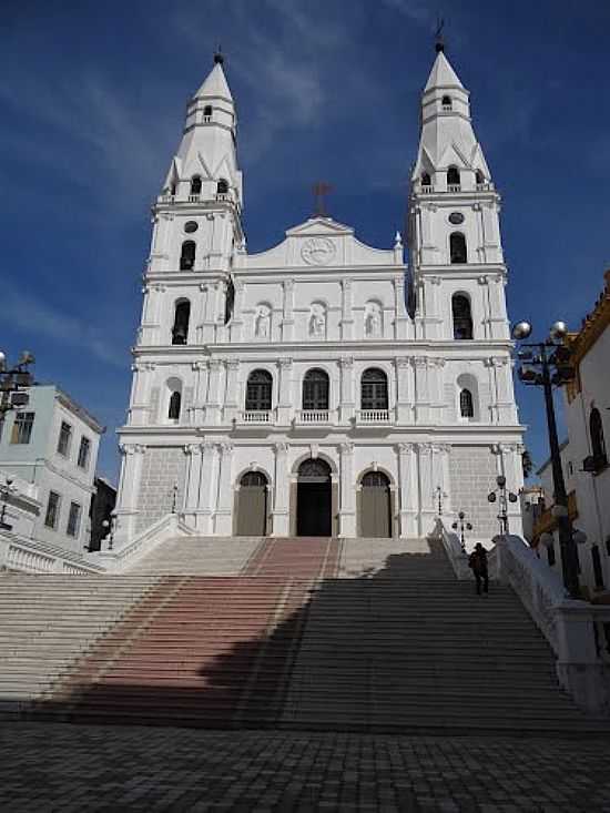 ESCADARIA DA IGREJA DE N.SRA.DAS DORES EM PORTO ALEGRE-RS-FOTO:PAULO YUJI TAKARADA - PORTO ALEGRE - RS