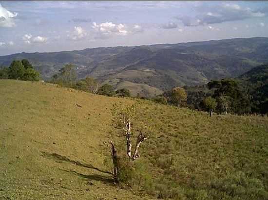 MONTANHAS NA REGIO DE PROGRESSO-FOTO:BRU BORELLI - PROGRESSO - RS