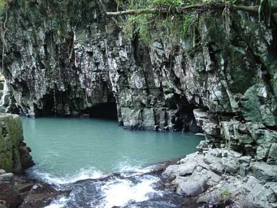 PISCINA NATURAL EM PROGRESSO-RS - PROGRESSO - RS