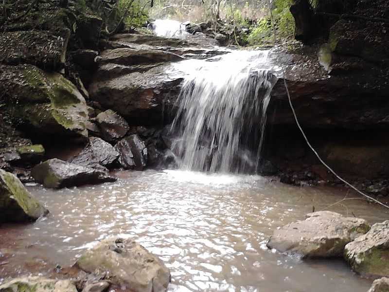 PULADOR-RS-CACHOEIRA DA GRUTA DE PEDRA-FOTO:!BIG---ANDR S. - PULADOR - RS