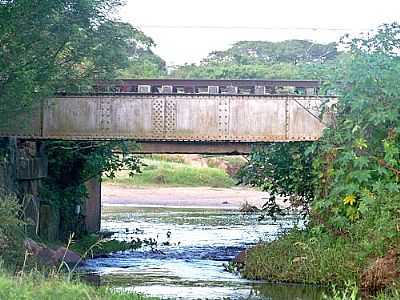 PONTE DA FERROVIA-FOTO:ROQUE OLIVEIRA  - QUINTA - RS