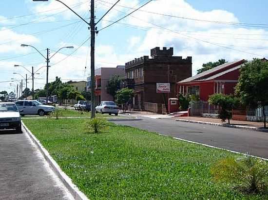 CASTELO NA AVENIDA CENTRAL DE REDENTORA-FOTO:CARLOS FUSSIGER LUZ - REDENTORA - RS