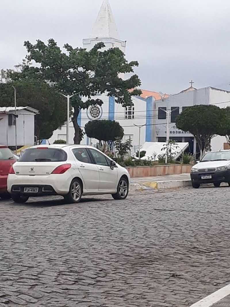 IGREJA MATRIZ NA PRAA JJ SEABRA, POR NICLEA - MAIRI - BA