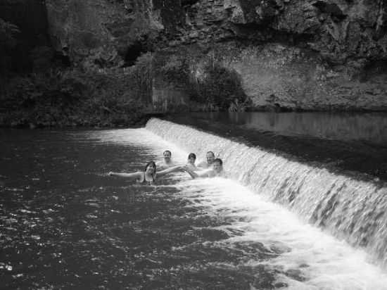 BARRAGEM, POR MARIA LOURDES ARNHOLD DA SILVA - RIOZINHO - RS