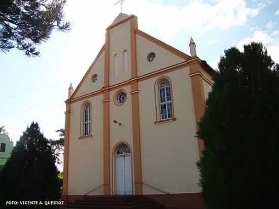 MATRIZ DE CRISTO REI EM SALVADOR DAS MISSES-FOTO:VICENTE A. QUEIROZ - SALVADOR DAS MISSES - RS