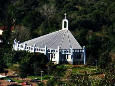 A IGREJA VISTA DO MORRO, POR DARLAN RAYMUNDO - SALVADOR DO SUL - RS