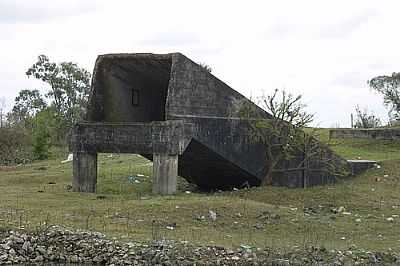 ANTIGO RESPIRADOR DO MOTOR DA USINA-FOTO:MAGNUN CUNHA  - SANTA IZABEL DO SUL - RS