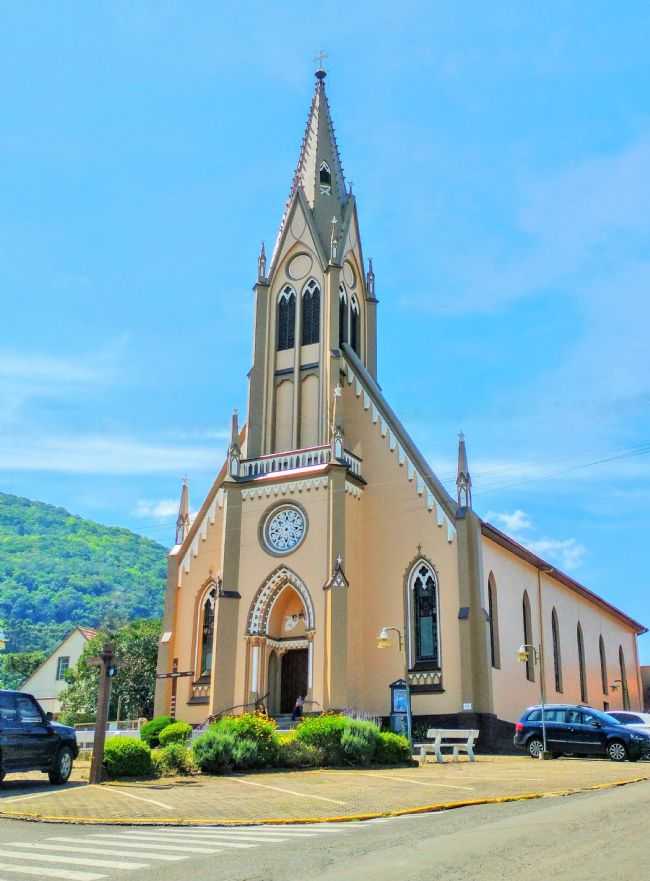 IGREJA MATRIZ NOSSA SENHORA AUXILIADORA, POR LUCAS MOLLING - SANTA MARIA DO HERVAL - RS