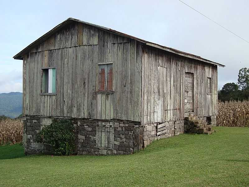 SANTA TEREZA-RS-CASA DA FAMLIA SOLIGO,CONSTRUDA EM 1890-FOTO:ALEX CARNIEL - SANTA TEREZA - RS