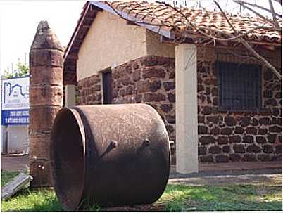 MUSEU MUNICIPAL MONSENHOR STANISLAU WOLSKY - 1977 - NOME EM HOMENAGEM AO PRIMEIRO MISSIONARIO A PERCORRER AS TERRAS., POR MAIT ALEXANDRA BAKALARCZYK CORRA - SANTO ANTNIO DAS MISSES - RS