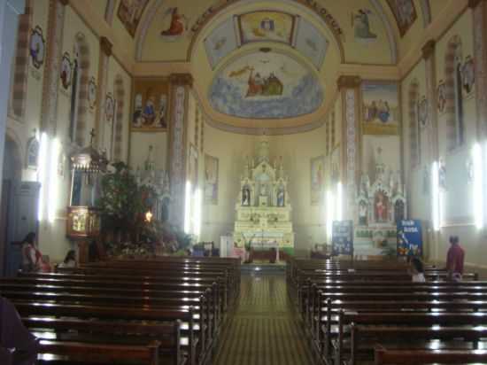 INTERIOR DA IGREJA DE SO DOMINGOS, POR LAURO ANTONIO FINATTO - SO DOMINGOS DO SUL - RS