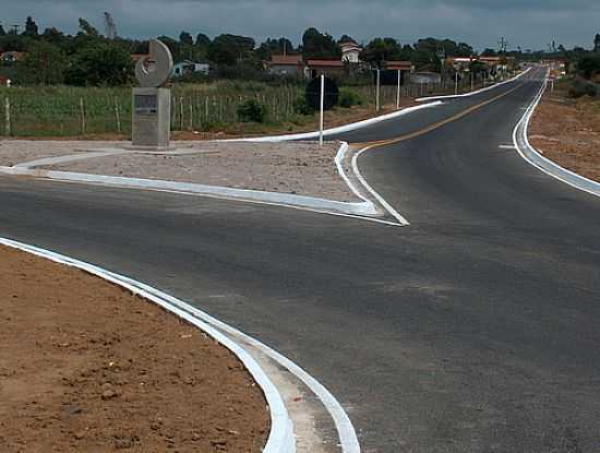 TREVO DA CIDADE DE MARACS-BA-FOTO:ACCIO ROCHA - MARACS - BA