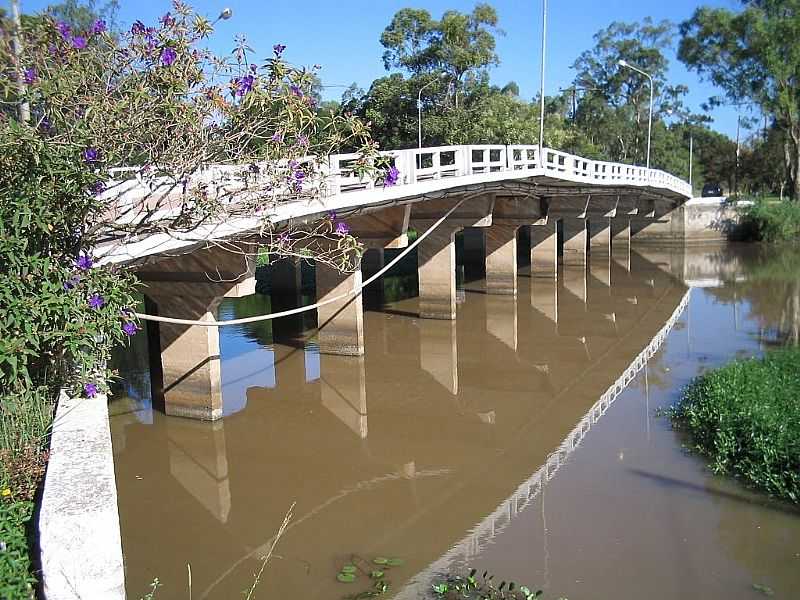 SO LOURENO DO SUL-RS-PONTE NO ARROIO SO LOURENO-FOTO:HENRIQUE DE BORBA  - SO LOURENO DO SUL - RS