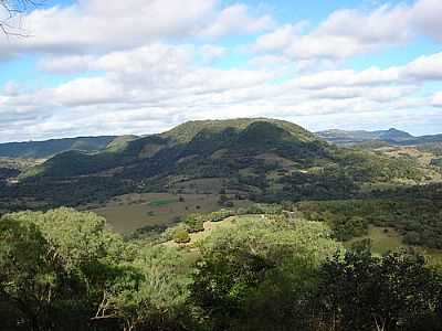 VISTA DE UM MIRANTE DO PERAU-FOTO:CLAITON NEISSE - SO MARTINHO DA SERRA - RS