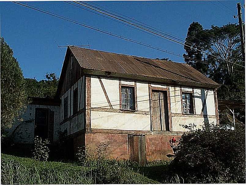 SO ROQUE-RS-CASA ESTILO COLONIAL-FOTO:WWW.TERRAGAUCHA.COM.BR - SO ROQUE - RS