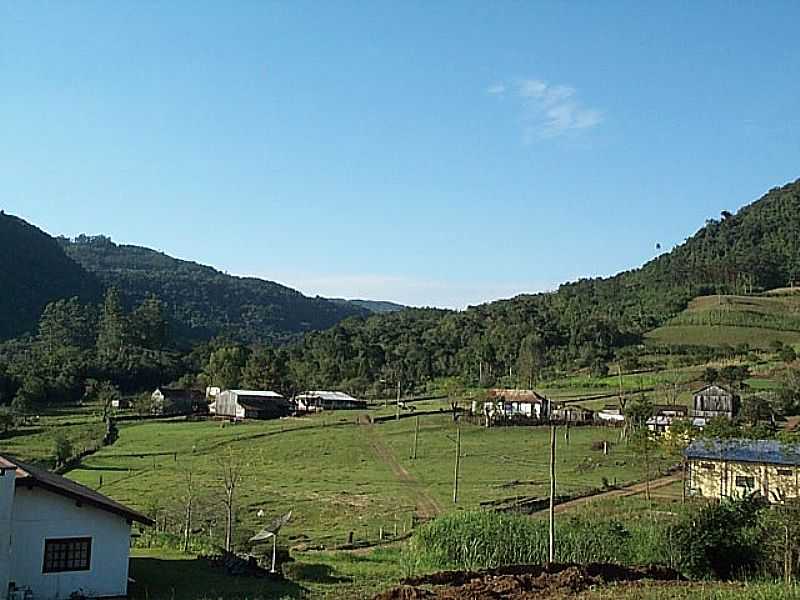 SO ROQUE-RS-VISTA DA COMUNIDADE-FOTO:WWW.TERRAGAUCHA.COM.BR - SO ROQUE - RS