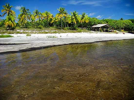 RANCHO NA PRAIA DE MARA-BA-FOTO:AURO QUEIROZ - MARA - BA